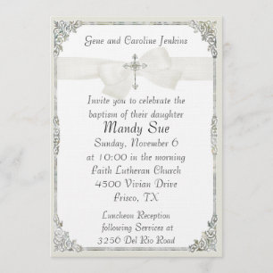Invitación elegante cruzada blanca del bautismo
