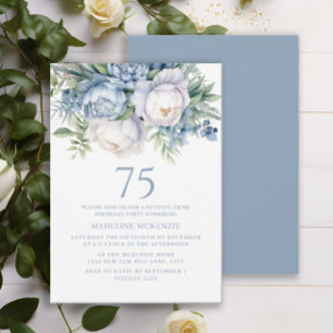 Invitación Elegante Cumpleaños 75 Dusty Blue Floral Blanco