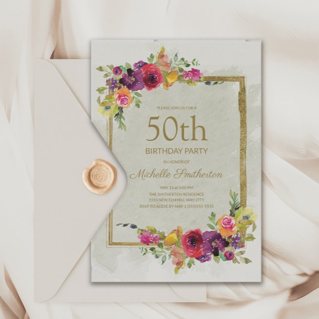 Invitación Elegante cumpleaños número 50 de las mujeres con f (Pink and purple watercolor floral with gold frame vintage 50th birthday party invitation)