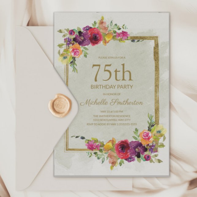 Invitación Elegante cumpleaños número 75 de las mujeres con f (Elegant purple and pink vintage floral and gold frame 75th birthday party invitation)