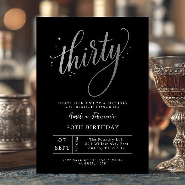 Invitación Elegante Cumpleaños Trigésimo 30 Aniversario (Thirty and timeless ✨ Celebrate in style with this chic black and silver birthday invite.)