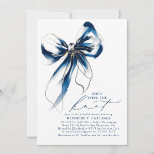Invitación Elegante ducha de boda azul y dorada con lazo