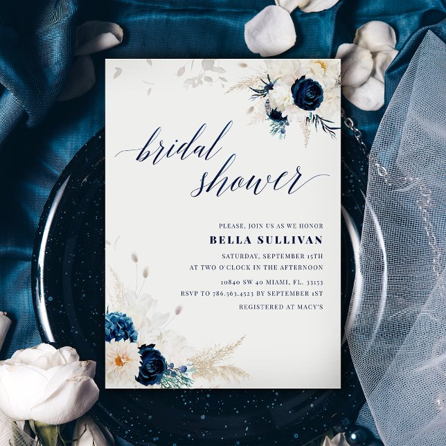 Invitación Elegante ducha de novia floral azul y blanca (Subido por el creador)
