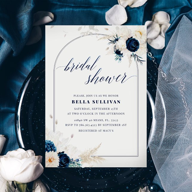 Invitación Elegante ducha de novia floral azul y blanca (Subido por el creador)