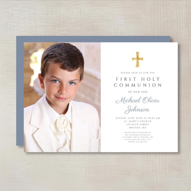 Invitación Elegante Dusty Blue Cross Photo Boy Primera Comuni (Elegant Dusty Blue Cross Photo Boy First Communion Invitation)