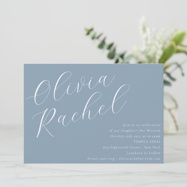 Invitación Elegante Dusty Blue Script Name Minimal Bat Mitzva (Anverso de pie)