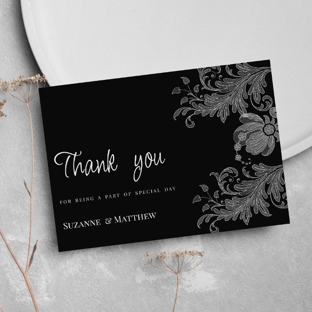 Invitación Elegante encaje floral blanco y negro Gracias (Elegant black and white floral lace Thank You)