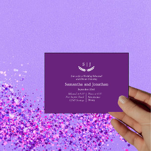 Invitación Elegante ensayo monograma de tono de jeta púrpura