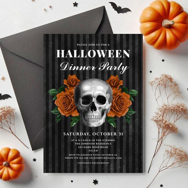 Invitación Elegante fiesta de cena de cráneo floral gótico de (Elegant Gothic Floral Skull Dinner Party Halloween Invitation)
