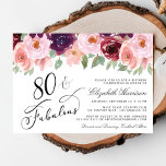 Invitación Elegante fiesta de cumpleaños 80 del Borgoña Rosa<br><div class="desc">Elegante invitación para fiestas de cumpleaños número 80 con "80 & Fabulous" en un elegante guión de caligrafía y bouquets acuarelas de flores rojo y rosa borgoñona y verde sabio.</div>