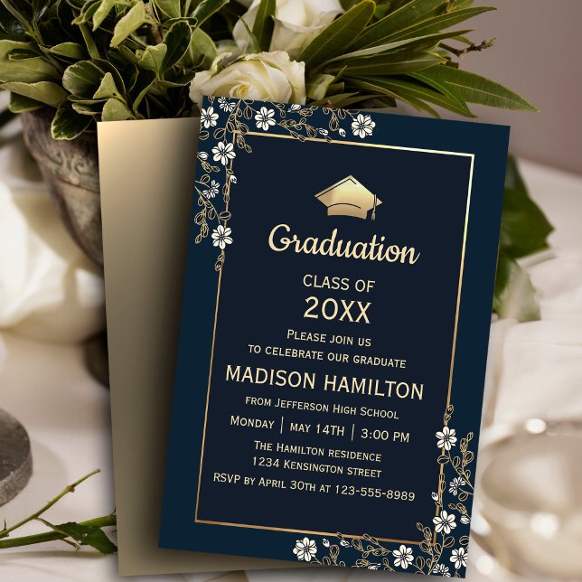 Invitación Elegante fiesta de graduación de la Marina Azul y  (Elegant Navy Blue and Gold Graduation Party Invitation #graduationparty #graduate #navyandgold)