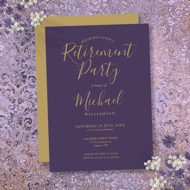 Invitación Elegante Fiesta De Jubilación De Guiones Purple Y  (Elegant Purple And Gold Script Retirement Party Invitation)
