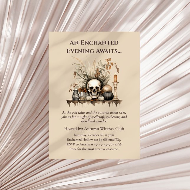 Invitación Elegante Fiesta de la Bruja del otoño y las Velas (Elegant Autumn Skull and Candles Witch Party Invitation on a boho neutral dry palm leaf)