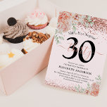 Invitación Elegante floral rosa y Purpurina Fiesta de cumplea<br><div class="desc">Invitación a la fiesta de 30 años de moda de color rosa pálido y oro rosa, con flores de color rosa pastel con abundante vegetación y purpurina de oro rosa. La elegante plantilla de cumpleaños se anuncia con "Shhh... es una sorpresa", pero se puede borrar si es necesario. El diseño...</div>