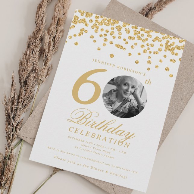 Invitación Elegante foto 60 cumpleaños Confetti de oro (Elegant Photo 60th Birthday Gold Confetti Invitation)