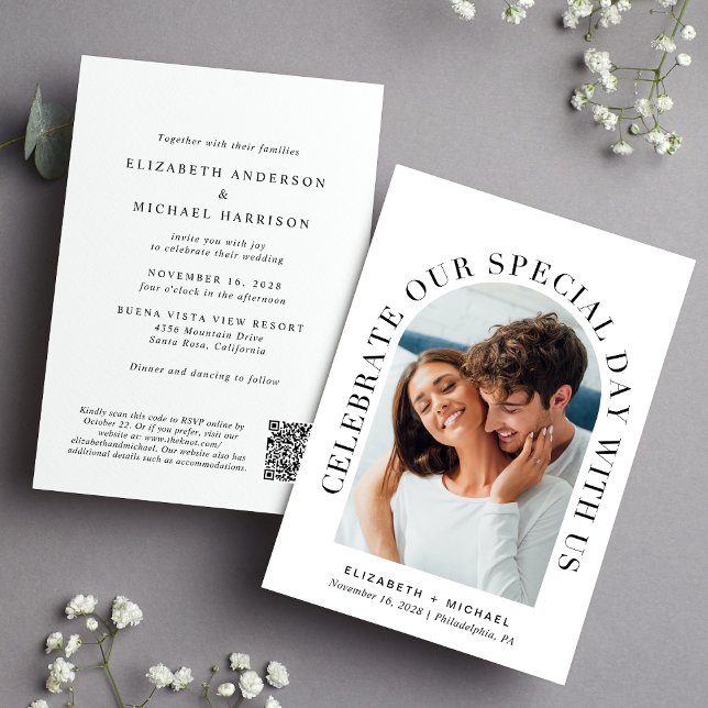 Invitación Elegante Foto De Arco Código QR Todo En Un Boda (Celebrate your love story with an invitation showcasing your favorite photo in an elegant arch frame)