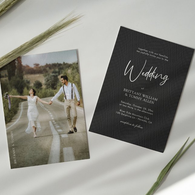 Invitación Elegante foto de Boda monocromo blanco y negro (Black & Chic: Modern Monochrome Wedding Invitation)
