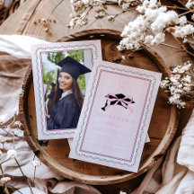 Elegante foto de graduación de coqueta rosa de vac