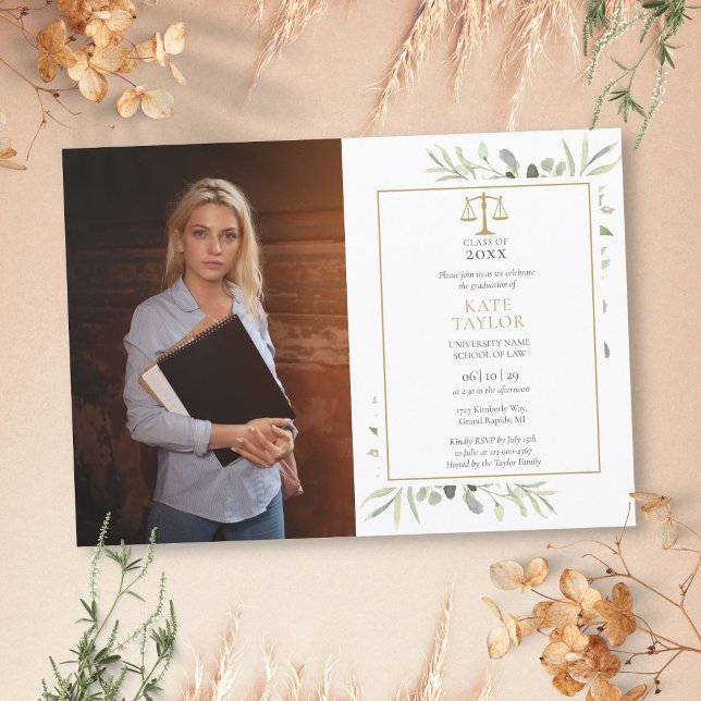 Invitación Elegante foto de graduación de la Facultad de Dere (Elegant Greenery Law School Graduation Photo Invitation)