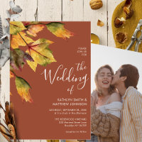 Elegante foto de la boda de otoño del follaje marr