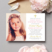 Elegante foto de niña en su Primera Comunión en ro