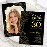 Invitación Elegante foto de oro negro sorprende por 30 años<br><div class="desc">Elegante invitación de fiesta de cumpleaños 30 en negro y oro con tu foto en la parte trasera de la tarjeta. El moderno diseño femenino moderno presenta acentos botánicos y tipografía. Sencilla tarjeta de invitación floral perfecta para una elegante celebración de cumpleaños sorpresa femenina. Se puede personalizar a cualquier edad....</div>