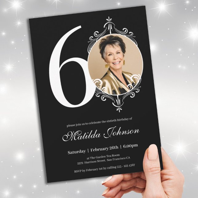 Invitación Elegante foto en blanco negro 60 cumpleaños (60th Birthday White Black Elegant Custom Photo Invitation)