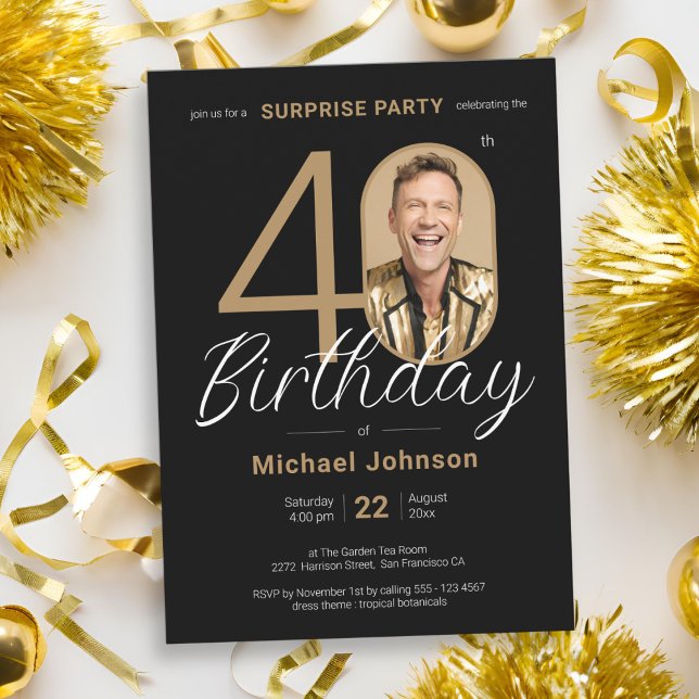 Invitación Elegante foto Oro Negro Sorpresa 40 cumpleaños (Elegant Photo Gold Black Surprise 40th Birthday Invitation)