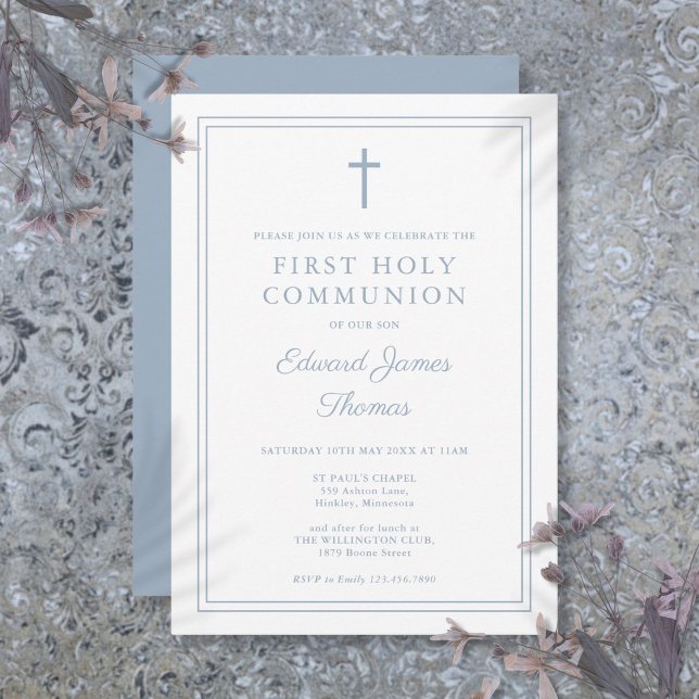 Invitación Elegante frontera azul turquesa Primera Comunión S (Elegant Dusty Blue Border First Holy Communion Invitation)