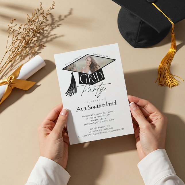 Invitación Elegante Grad Cap & Tassel Photo Graduation Party (Elegant Grad Cap & Tassel Photo Graduation Party Invitation)