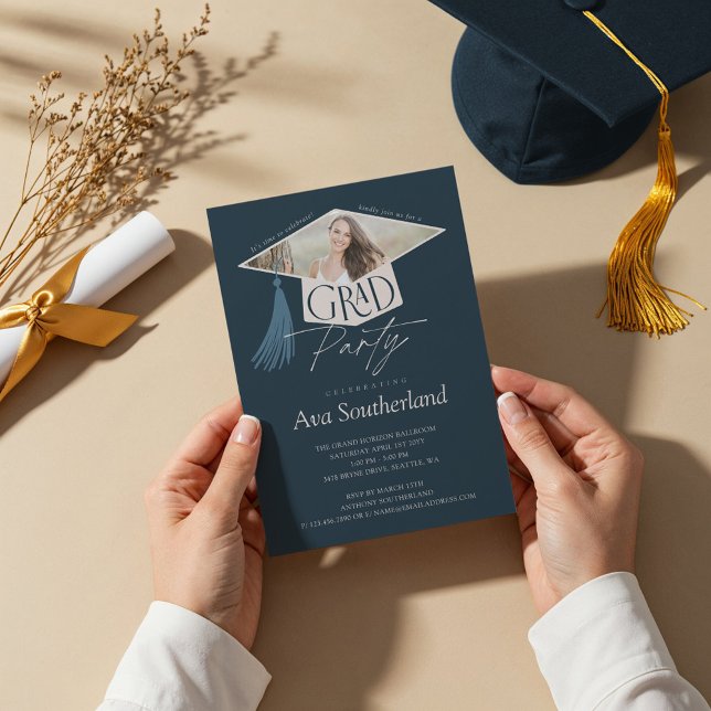 Invitación Elegante Grad Cap & Tassel Photo Graduation Party (Elegant Grad Cap & Tassel Photo Graduation Party Invitation)