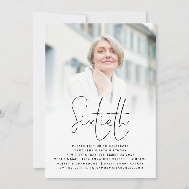 Invitación Elegante guión de foto superposición 60 cumpleaños (Anverso)