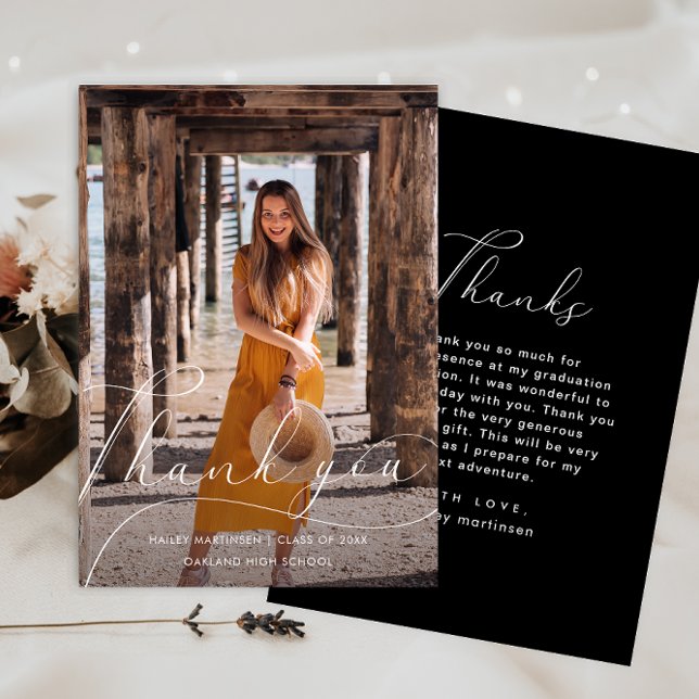 Invitación Elegante guión de graduación de foto gracias negro (Subido por el creador)