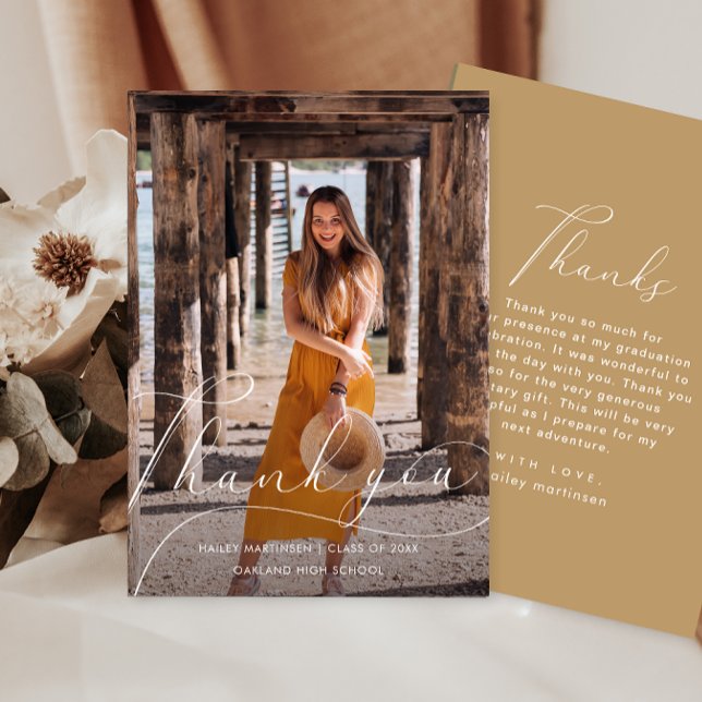 Invitación Elegante guión de graduación de fotos amarillas gr (Subido por el creador)