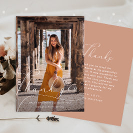 Invitación Elegante guión de graduación de fotos rosadas Grac