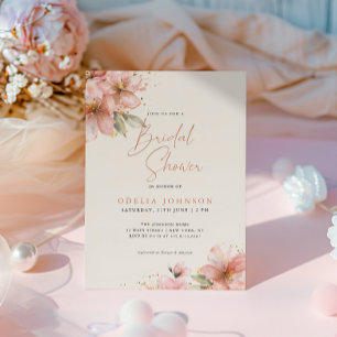 Invitación Elegante guión floral rosa suave para ducha de nov