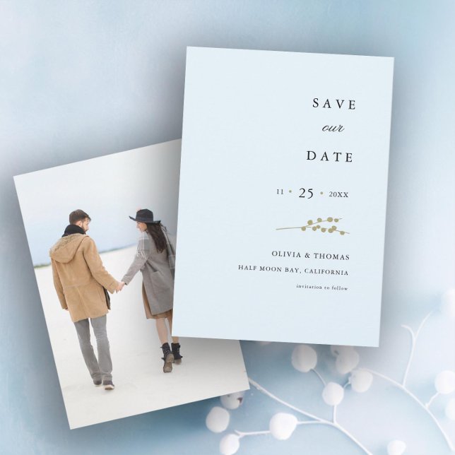Invitación Elegante matrimonio de fotos de Berries en inviern (winter wedding save the date ice blue gold berries botanical elegant modern classic simple classy)