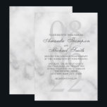 Invitación Elegante matrimonio de mármol elegante<br><div class="desc">Elegante diseño elegante con el nombre de novia y novio en un estilo de letra gris y elegante y detalles en estilo de fuente serif gris clásico con una gran fecha en gris claro como fondo sobre fondo de mármol blanco.</div>