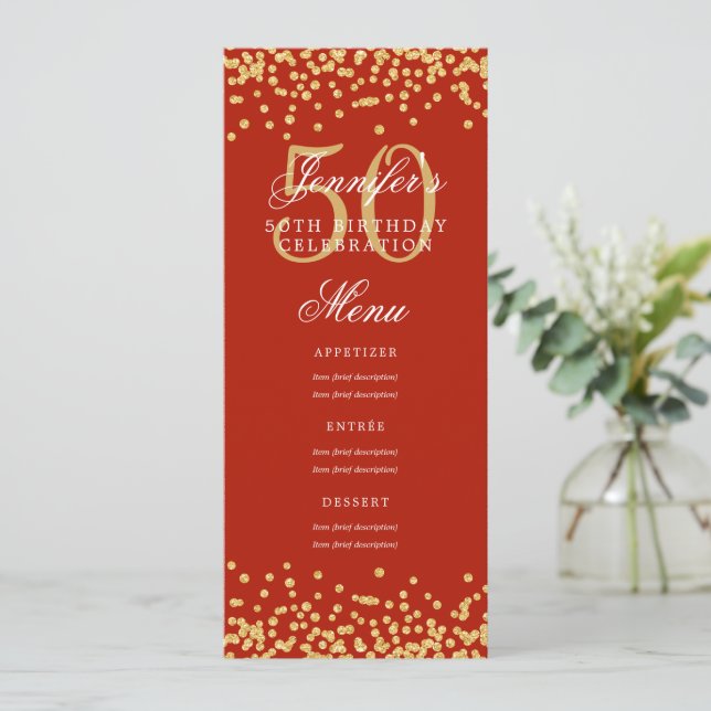 Invitación Elegante menú de cumpleaños 50 Confetti rojo dorad (Anverso de pie)