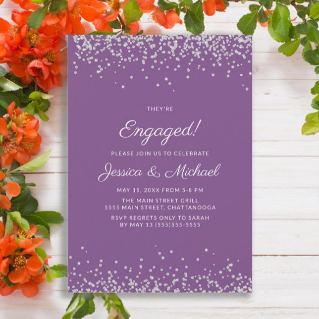 Invitación Elegante Moderno Glitter Morado Plateado Compromis (Purple engagement party invitation with silver glitter)