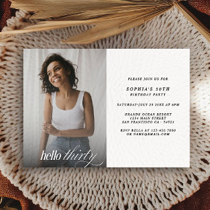 Invitación Elegante moderno Hola Treinta Años Foto