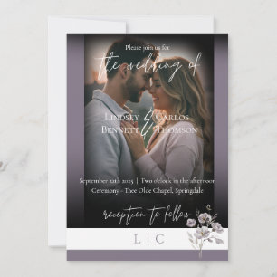 Invitación Elegante monograma caligrafía minimalista púrpura