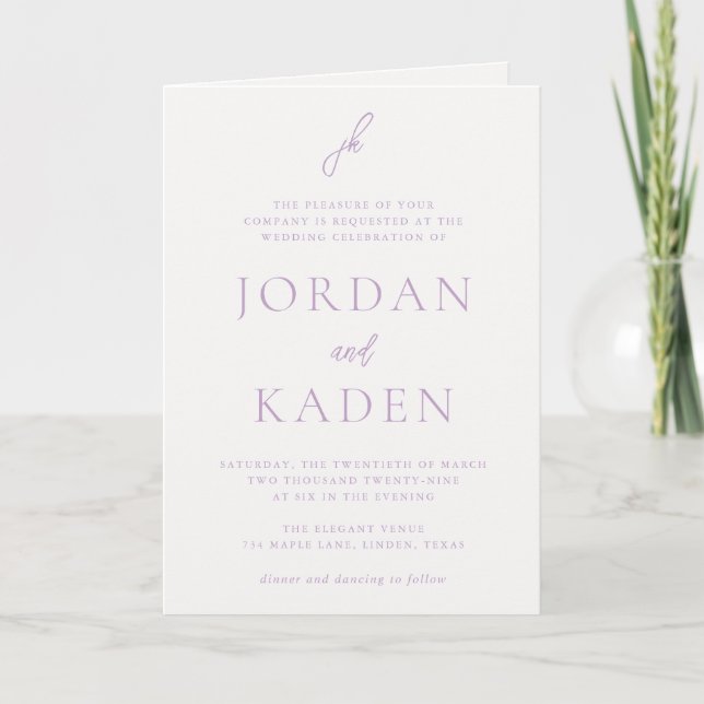 Invitación Elegante Monograma de Boda en Letra Script Lila (Anverso)