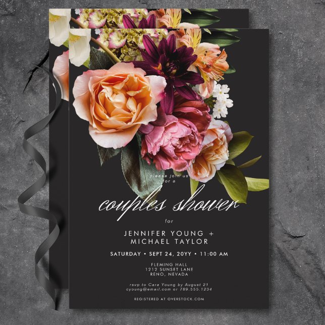 Invitación Elegante Moody Burgundy Pink Floral Couples Ducha (Elegant Moody Burgundy Pink Floral Couples Shower Invitation)