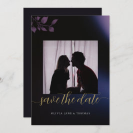 Invitación Elegante Moody Purple Floral Wedding Save the Date