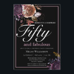Invitación Elegante morado floral 50 y fabuloso cumpleaños<br><div class="desc">Sus invitados sabrán que esto será un fiesta especial solamente mirando esta invitación! Este diseño presenta elegantes flores moradas,  ciruelas y doradas sobre un fondo negro dramático.</div>