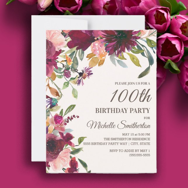 Invitación Elegante Morado Rosa Dorado Floral 100 cumpleaños (Burgundy and pink watercolor floral 100th birthday party invitation.)
