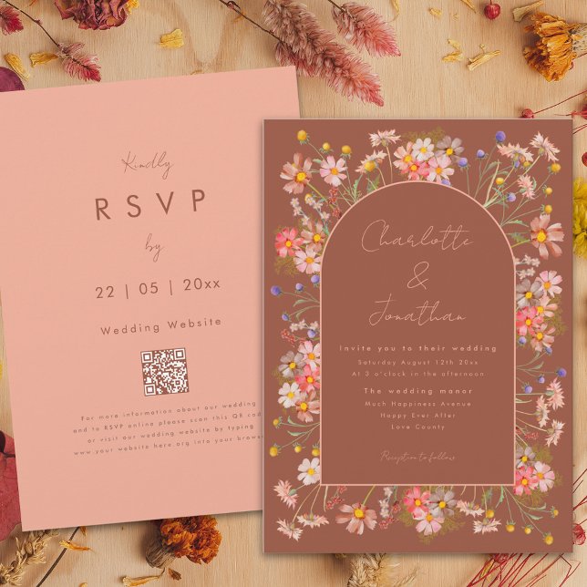 Invitación Elegante Naranja de flor silvestre quemado en la b (Boho chic wildflower burnt orange terracotta fall wedding invitation with wedding website QR code)