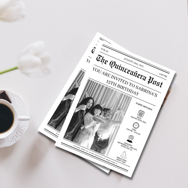 Invitación Elegante periódico en blanco y negro Quinceañera (Subido por el creador)