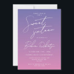 Invitación Elegante Periwinkle Morado Script Dulce<br><div class="desc">A tu hija le encantará esta elegante invitación de JessicaAmber para la fiesta de cumpleaños. Esta bonita tarjeta presenta un esquema de color púrpura perwinkle. Un tipo de letra de escritura femenina le dice que es un dulce dieciséis, y usted puede editar el texto para el nombre de la persona...</div>